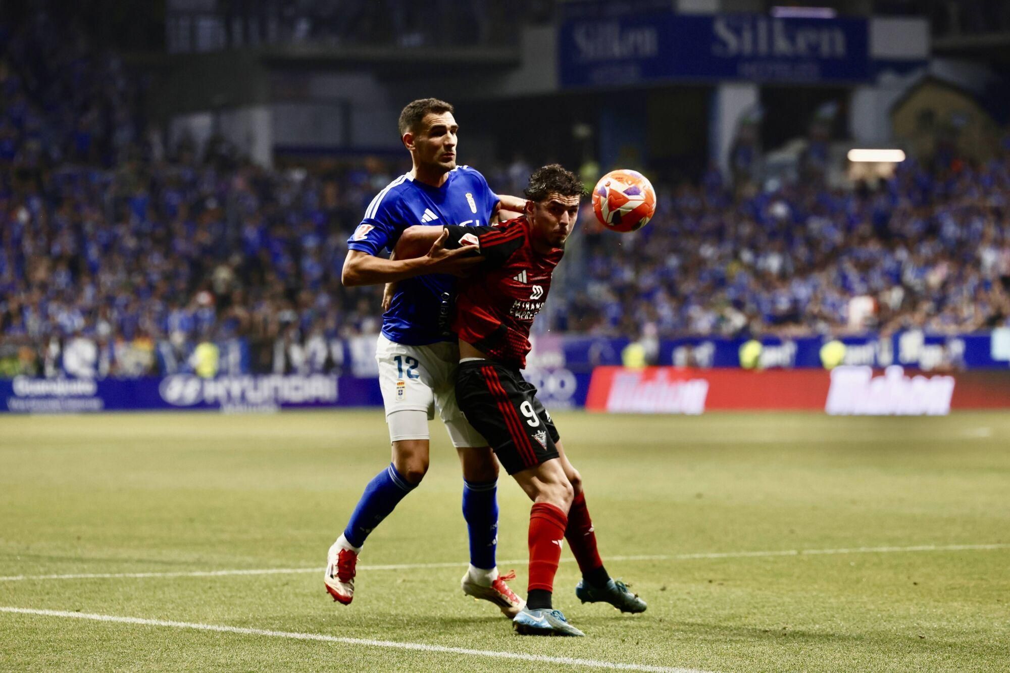 Así se vivió en el Carlos Tartiere la noche del ascenso del Oviedo a Primera División 24 años después