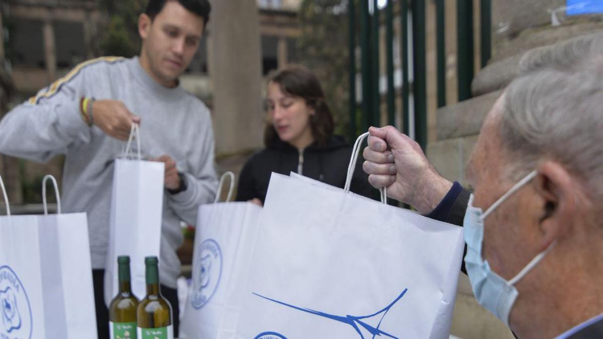 Bollos y vino por sólo cinco euros 