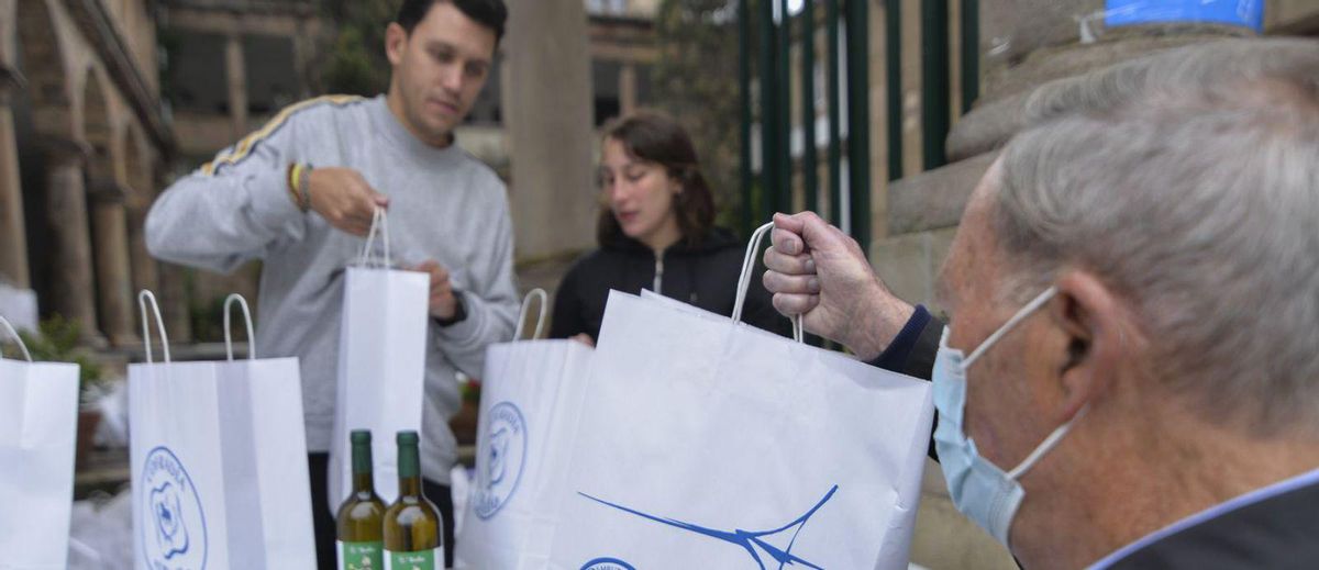 Bollos y vino por sólo cinco euros