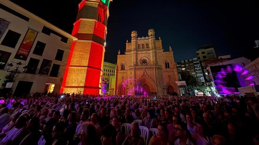 Grande successo del tributo a Mecano guidato da Dalí a Castelló
