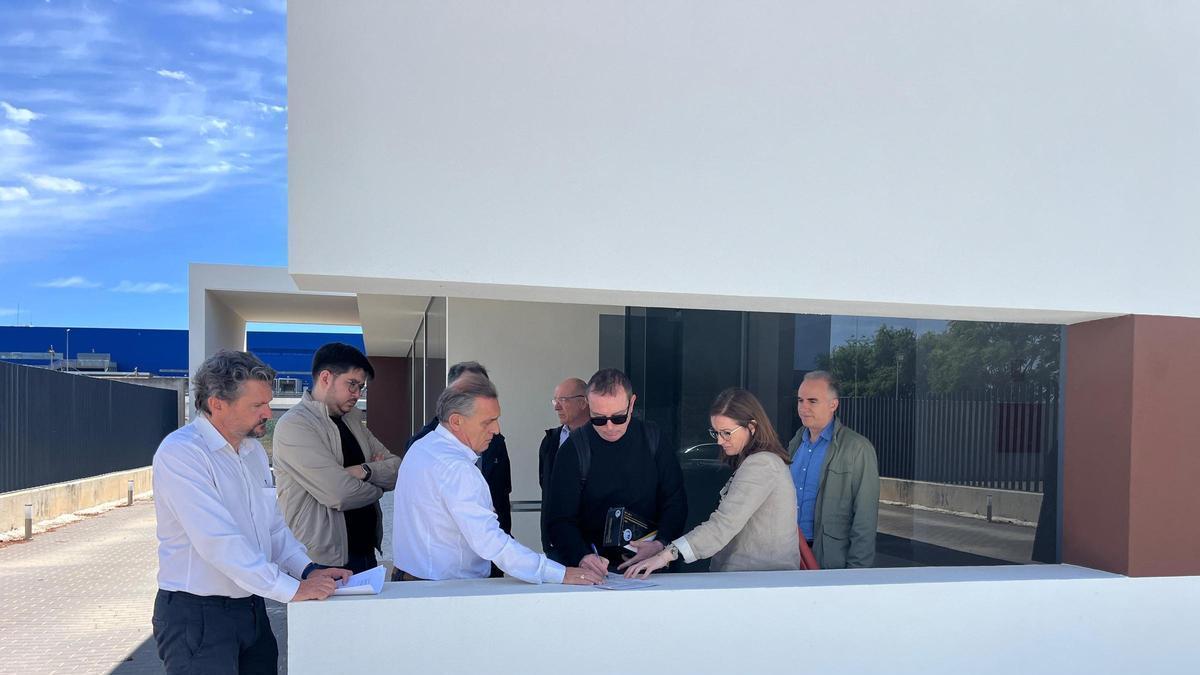 La firma de fin de obra del Tanatorio de Alfafar.