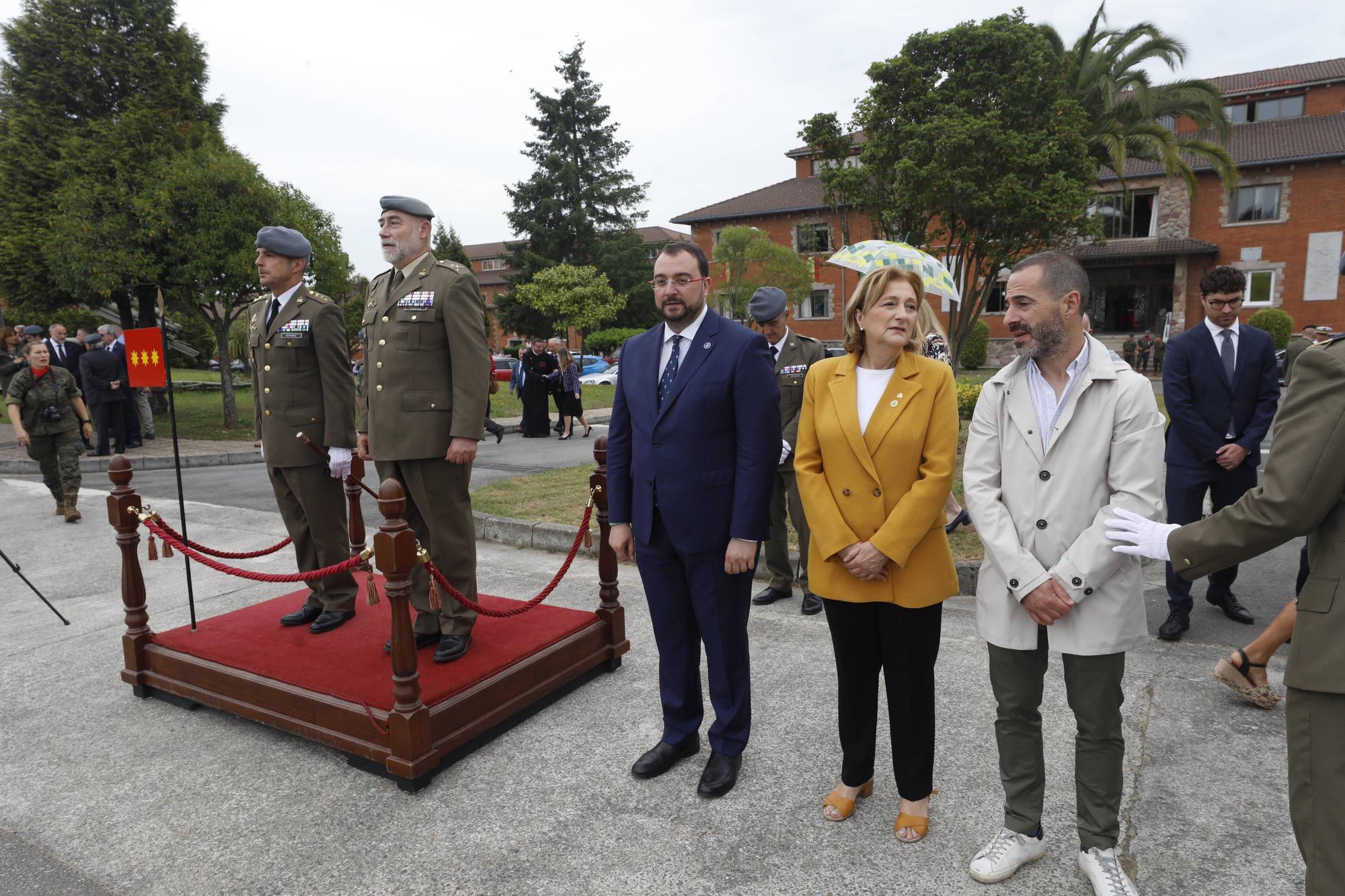 Parada militar en el acuartelamiento "Cabo Noval"