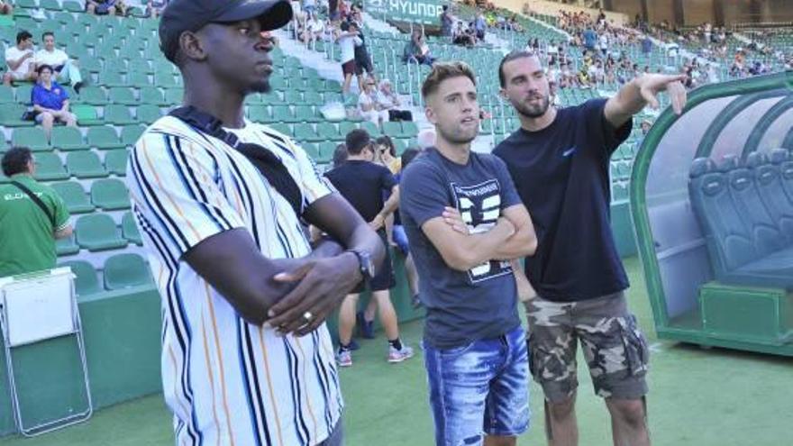 Mfulu, Alberto Rubio y San Román, el sábado antes del partido frente al Fuenlabrada.