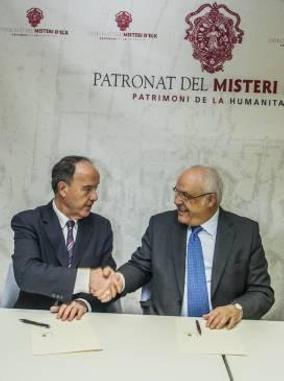 José Ruiz y Fernando García, ayer tras firmar el convenio.