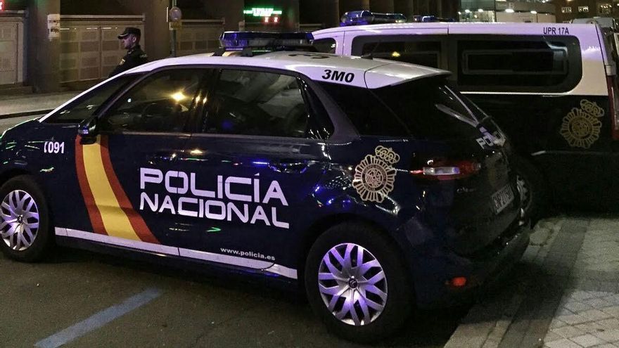 Vehículos de la Policía Nacional.