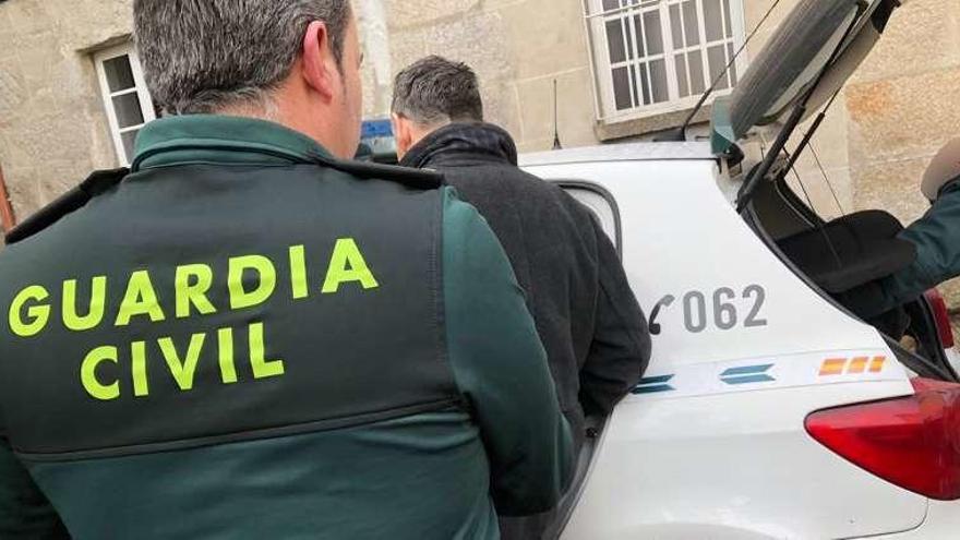 La Guardia Civil detuvo al supuesto autor. // O.P.C. Guardia Civil