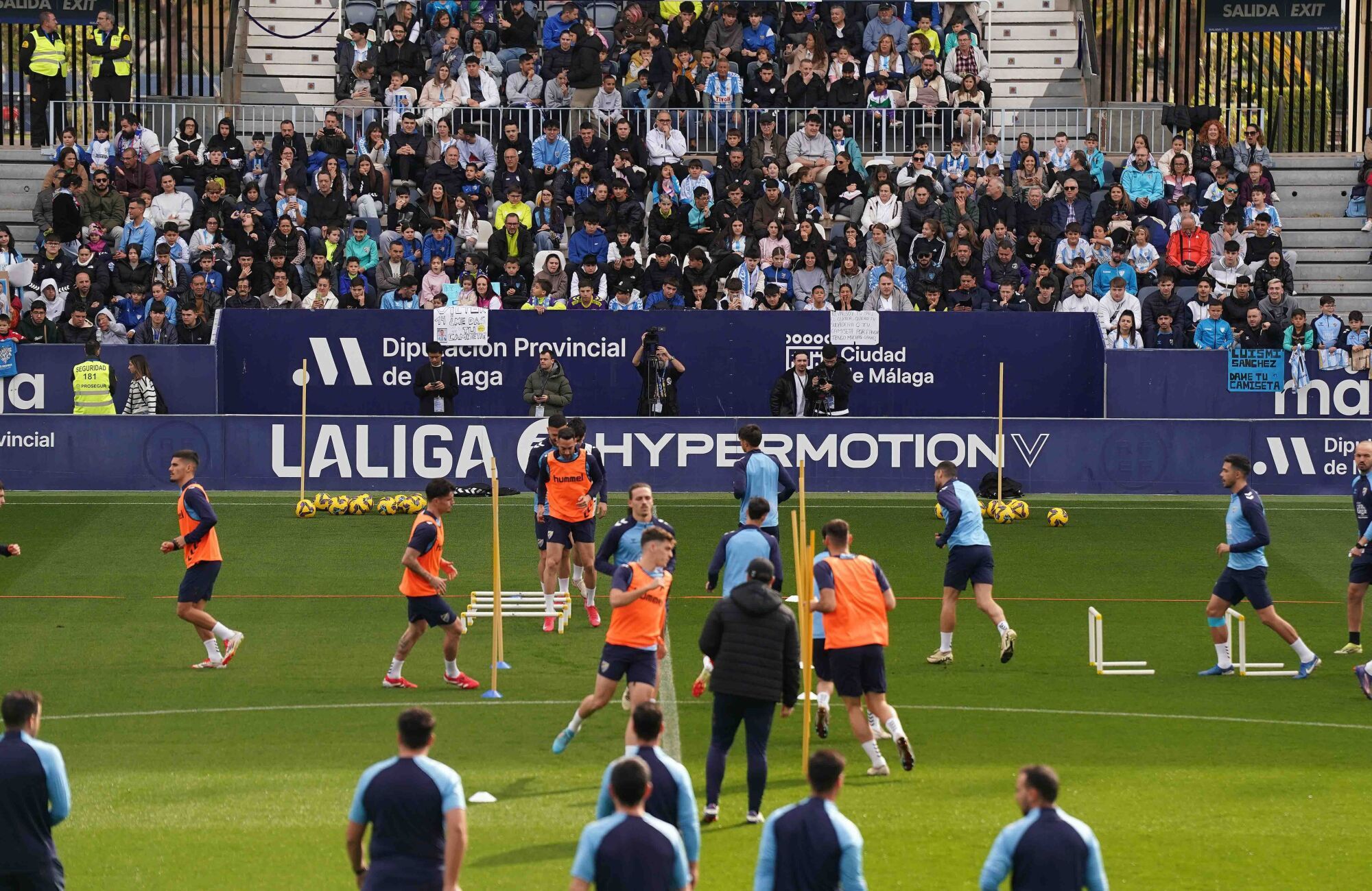 Las fotos del entrenamiento del Málaga CF en La Rosaleda de puertas abiertas