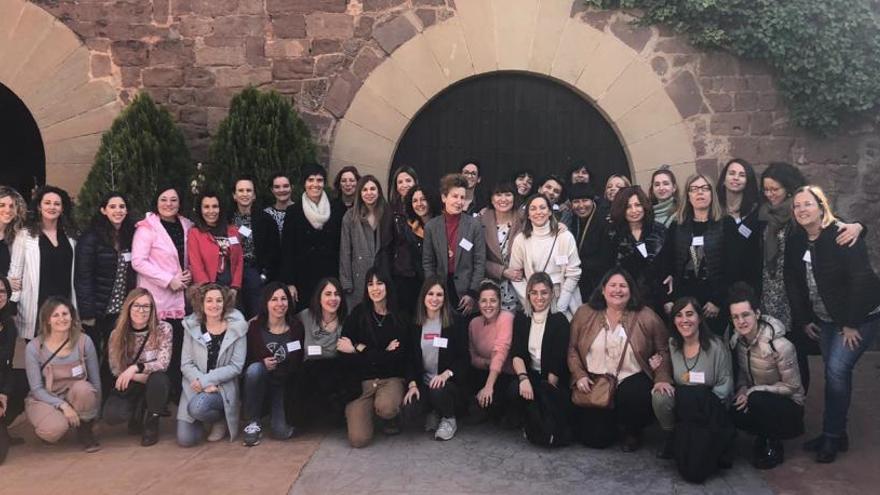El grup de quaranta dones que han participat en les jornades d&#039;emprenedoria femenina al Mas Sant Joan