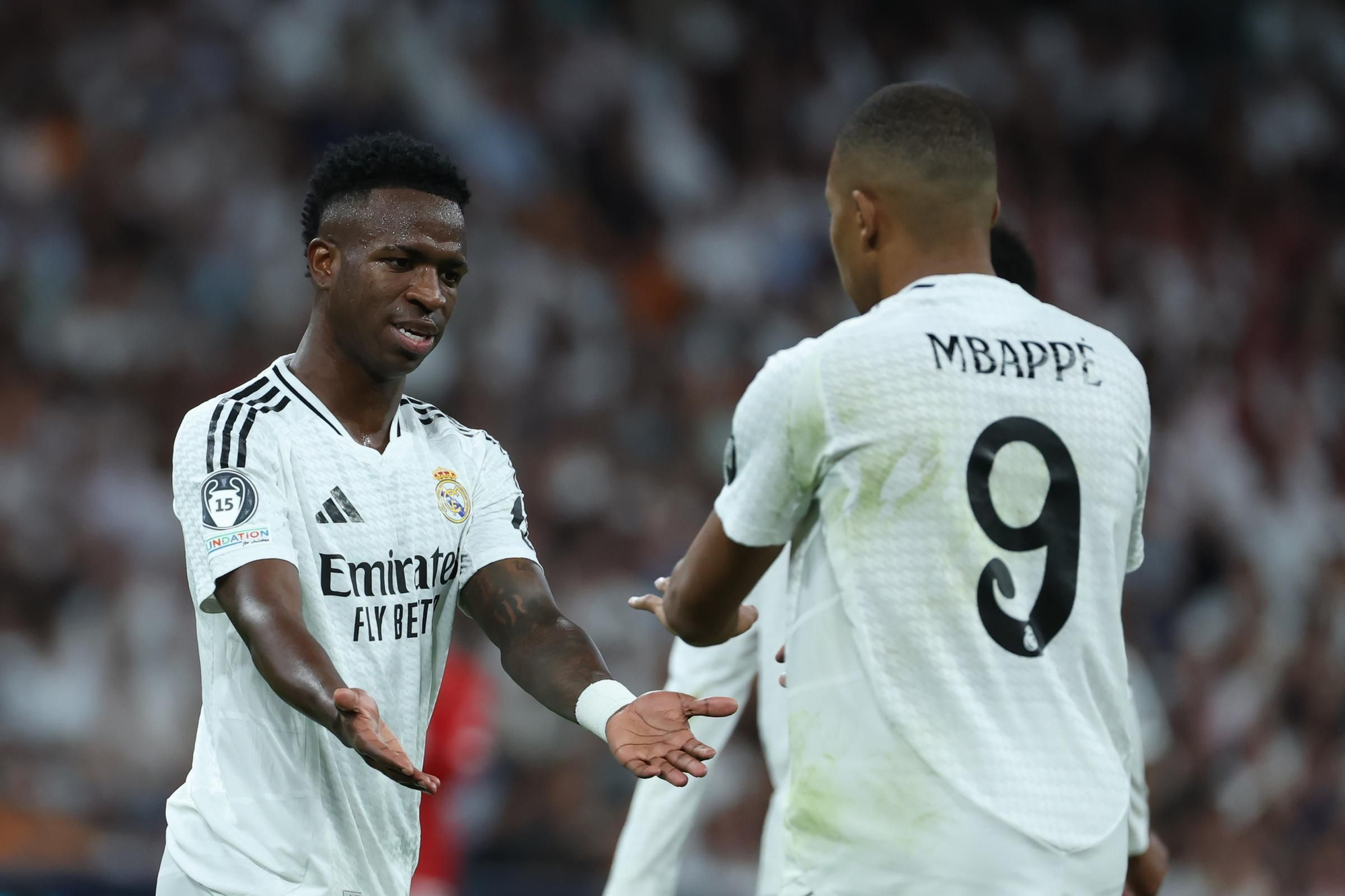 Algo pasa con Vinícius y Mbappé | Real Madrid