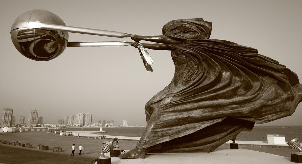 Escultura 'Fuerza de la naturaleza' en Doha.