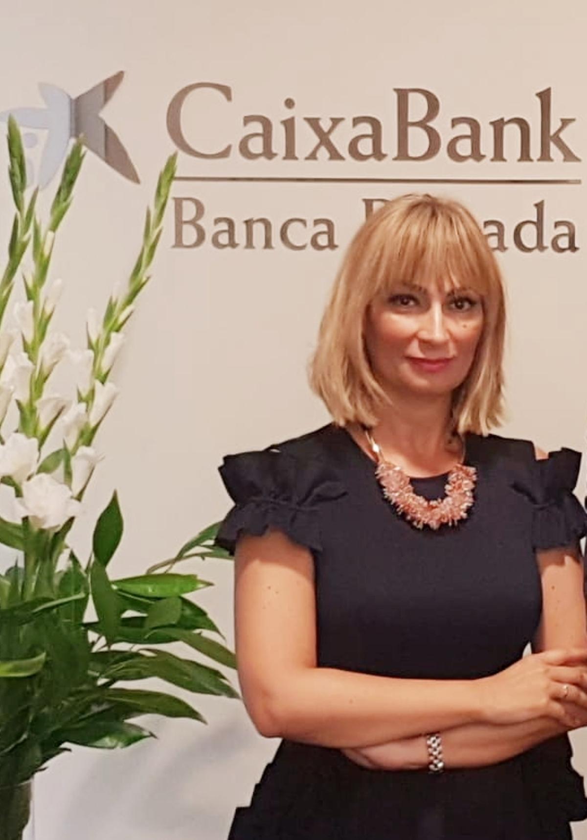 Elena Cortés es la director del Centro de Banca Privada de CaixaBank Aragón.