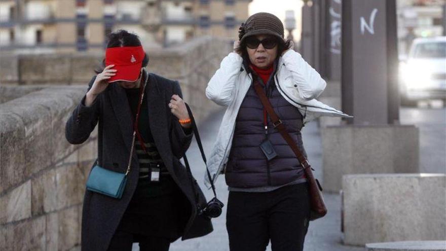 Viento del noroeste con intervalos de fuerte en el valle del Ebro