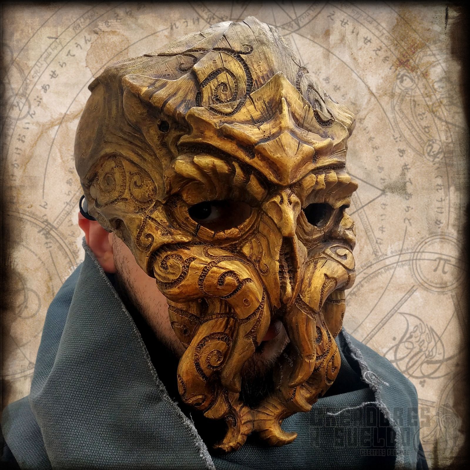 Otra máscara creada por Saúl Doménech, inspirada en las novelas de &#039;Lovecraft&#039;.