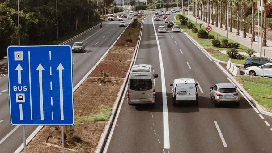 &quot;Es wird viele Bußgelder geben&quot;: Kritik an der neuen Busspur auf der Flughafenautobahn von Mallorca