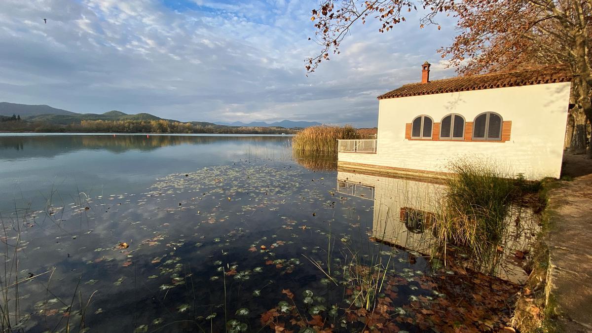 L'estany de Banyoles, on es va introduir la primera espècie durant els anys 90.