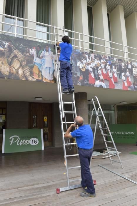 Carteles en el Cabildo por el 50 aniversario de ...