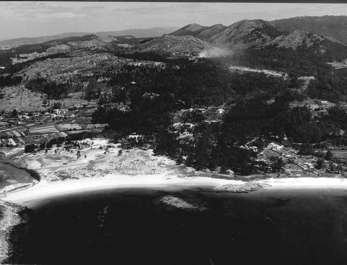 Praia de Liméns en 1980.