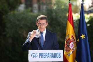 Feijóo critica el decreto energético del Gobierno pero asegura que "el PP va a cumplir"