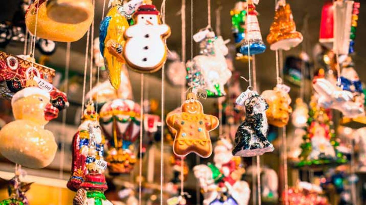 Objetos vistos en el mercadillo de Navidad de la Glorieta .
