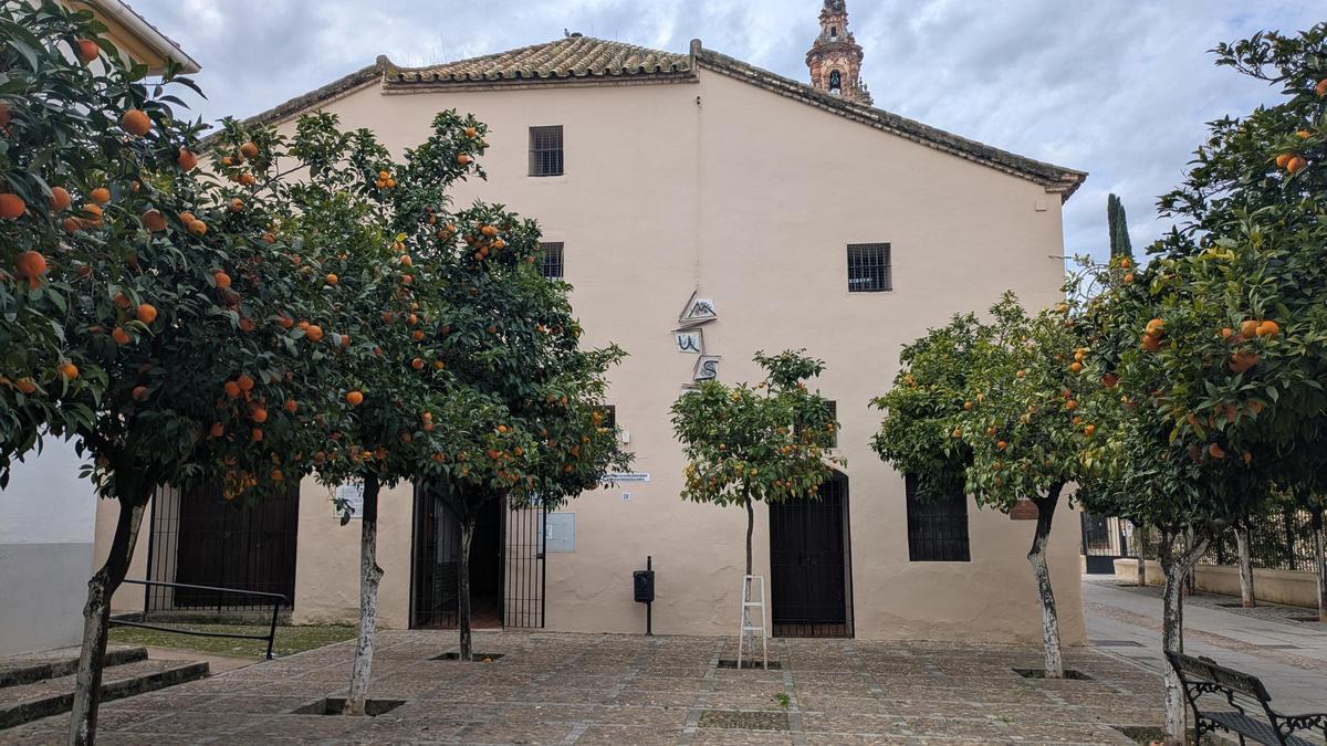 Exterior de las antiguas caballerizas de Palma del Río.