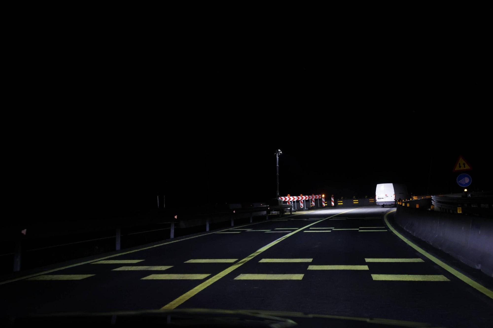 EN IMÁGENES: Así se circula por la autopista del Huerna tras su reapertura con un paso provisional en el tramo del argayo