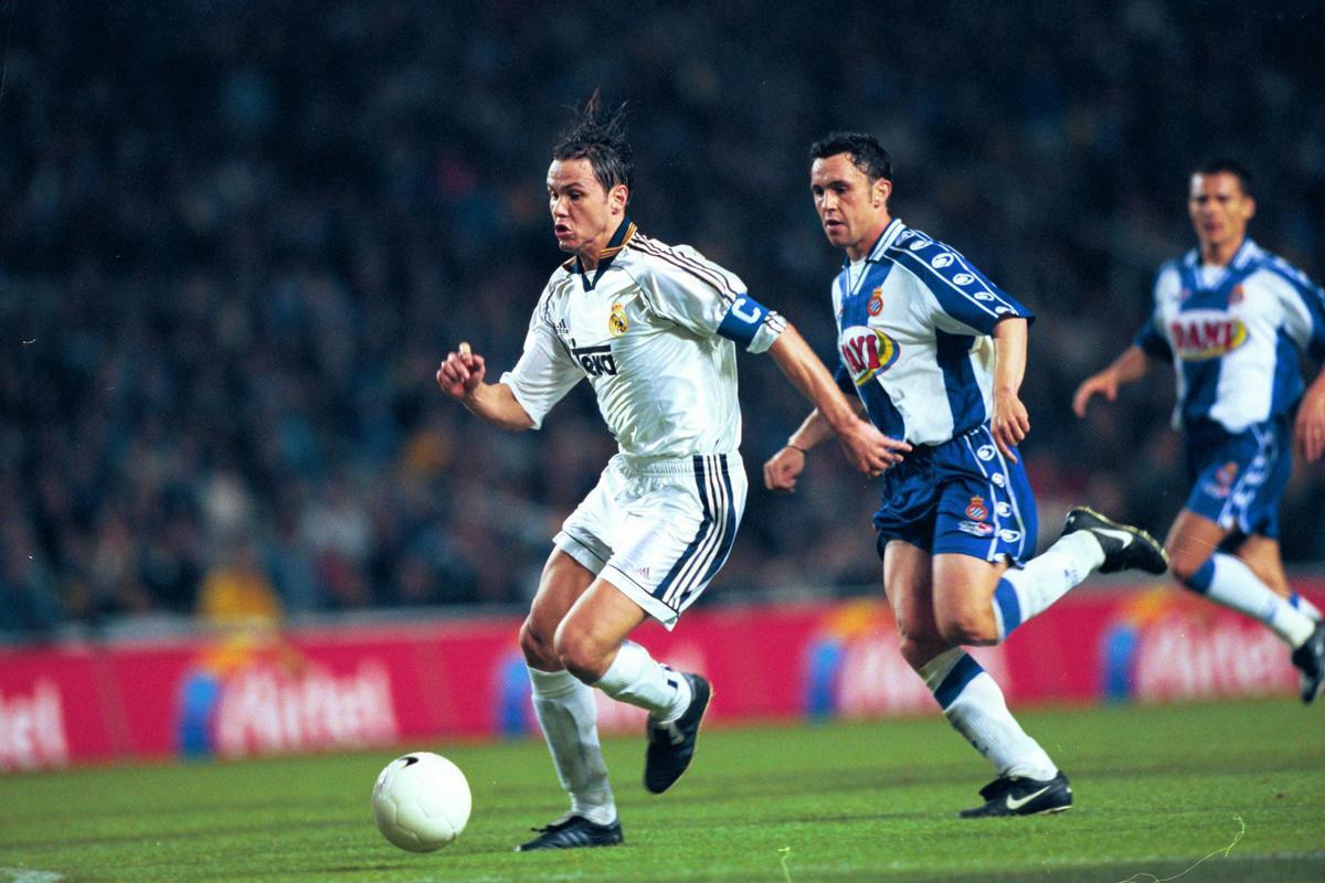 Fernando Redondo, exmediocentro del Real Madrid, en un partido contra el Espanyol.