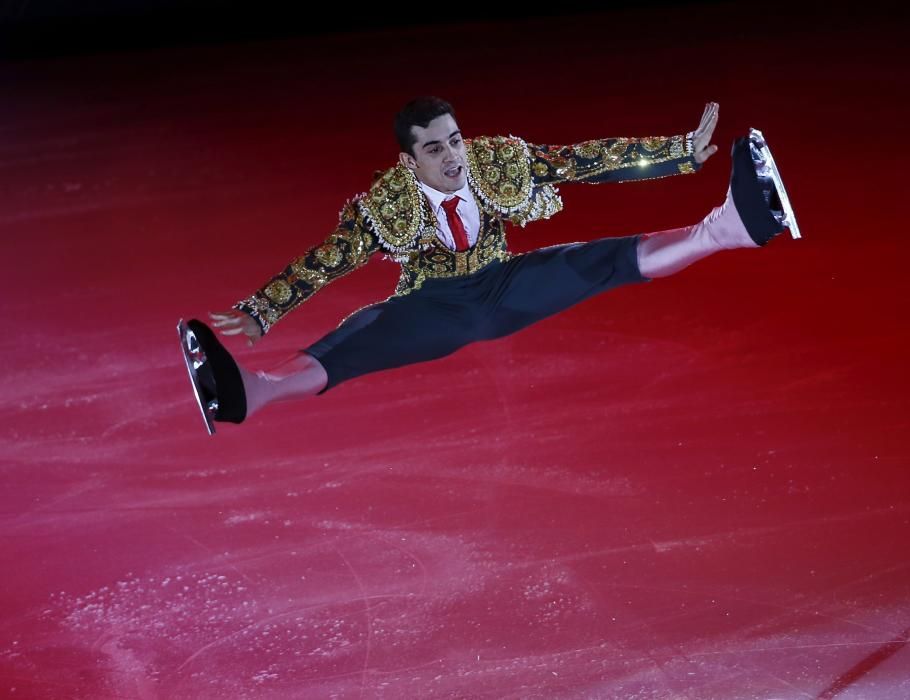 El patinador Javier Fernández anuncia su retirada.