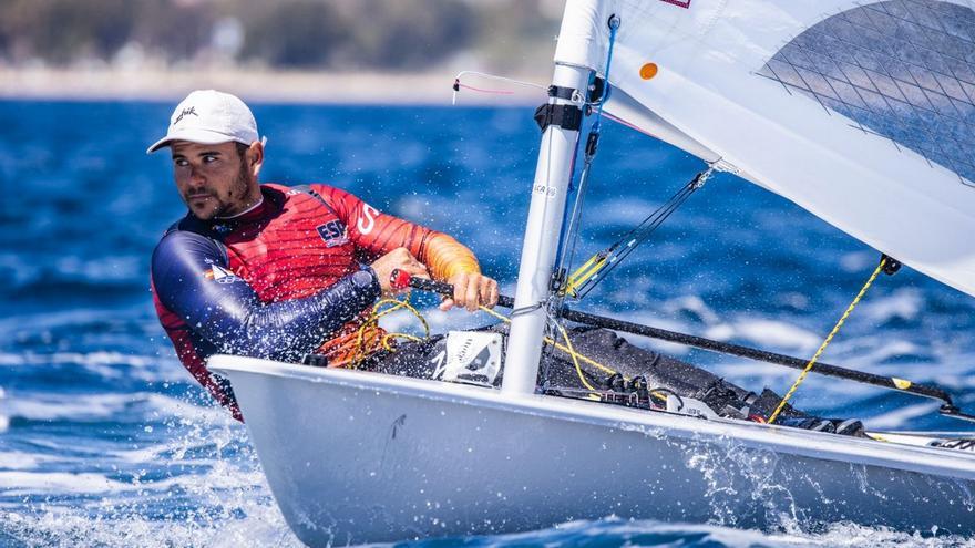 Los regatistas canarios Joaquín Blanco, Joel Rodríguez y Leo Barreto participan en el Campeonato del Mundo de ILCA 7