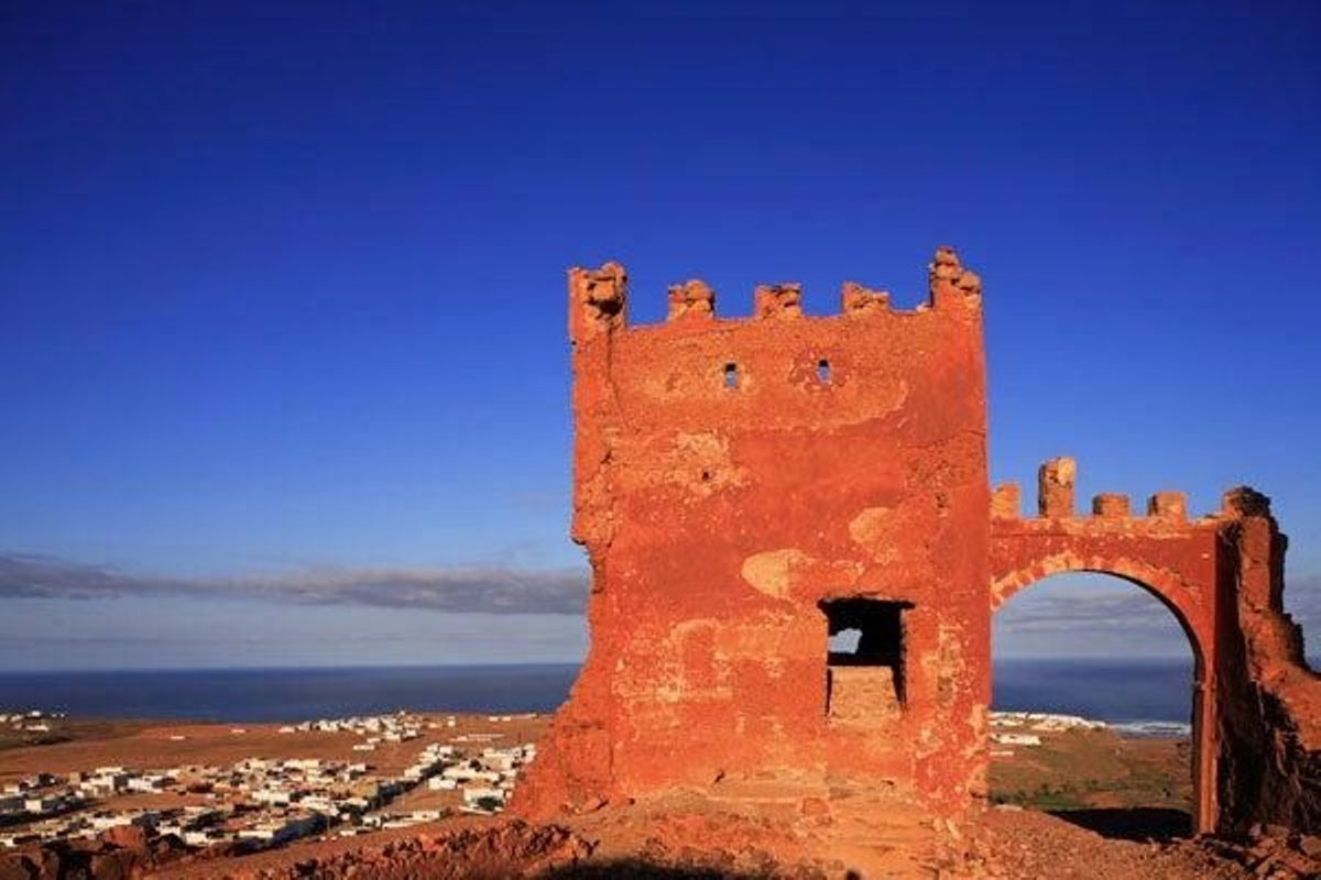 Los restos de antiguo fuerte rodean Mirleft.