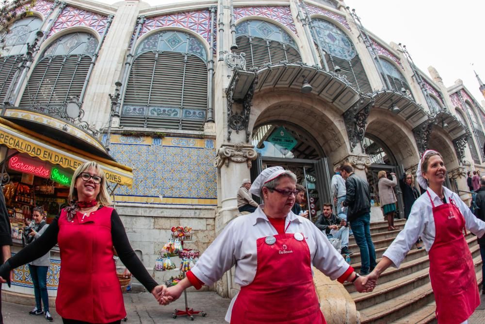 "Gran abrazo" en el Mercado Central