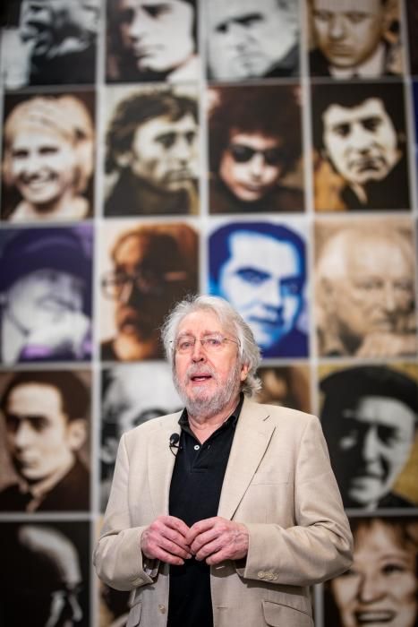 Compromís hace el vacío a una exposición del alcoyano Toni Miró por unas fotos independentistas