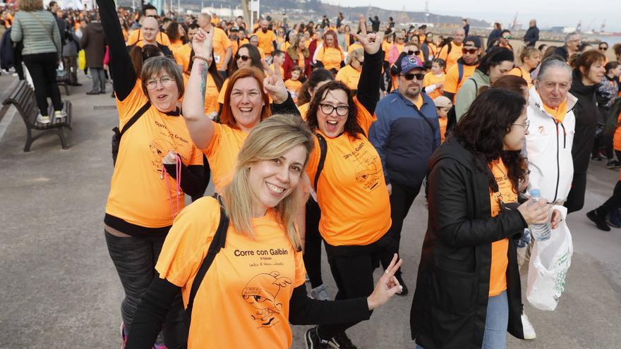 Cerca de 5.000 personas se unen a la marea naranja en Gijón por el cáncer infantil: &quot;Hay que colaborar y visibilizar esta causa&quot;