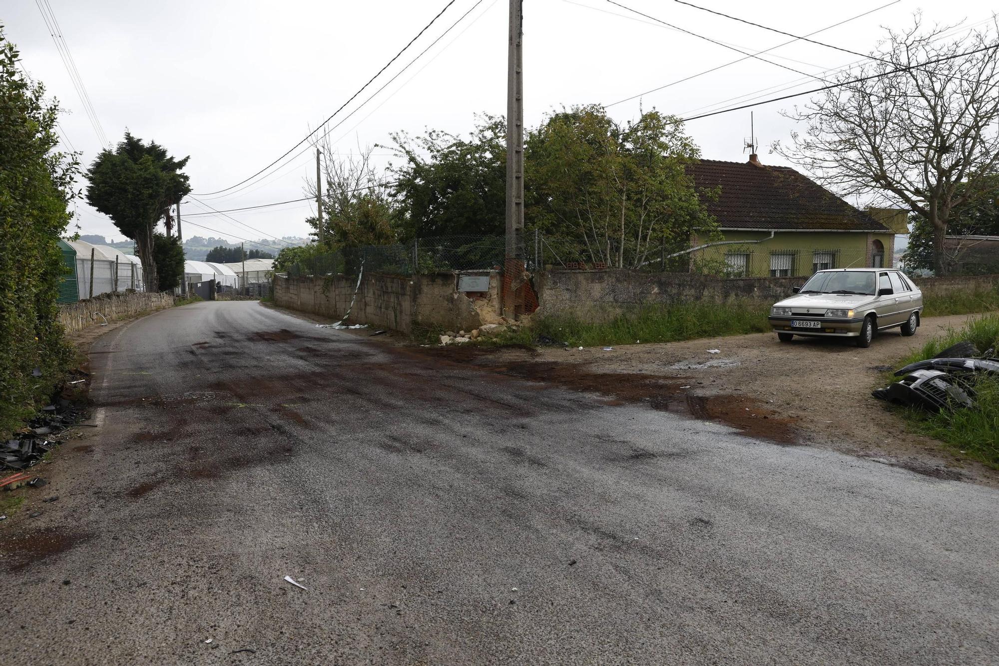El lugar del accidente que acabó con la vida de un joven en Cenero, en imágenes