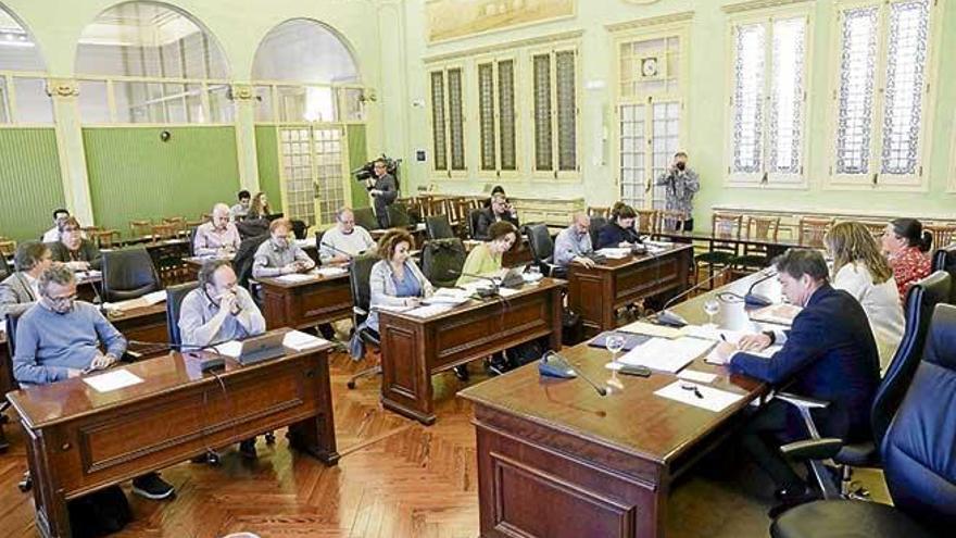 La comisión parlamentaria aprobó ayer la polémica enmienda Nadal.