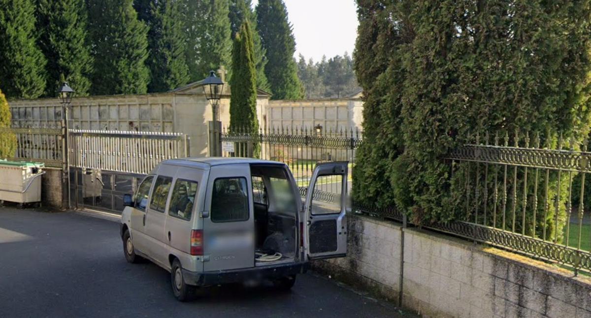 Entrada al Cemiterio Municipal do Balado en Ordes
