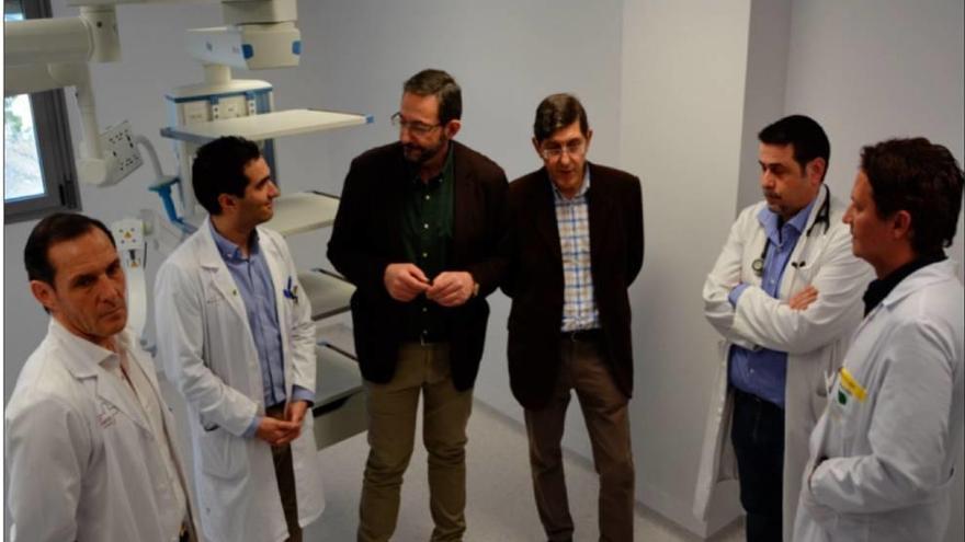 El consejero Manuel Villegas visitó las instalaciones del Hospital de la Vega Lorenzo Guirao.