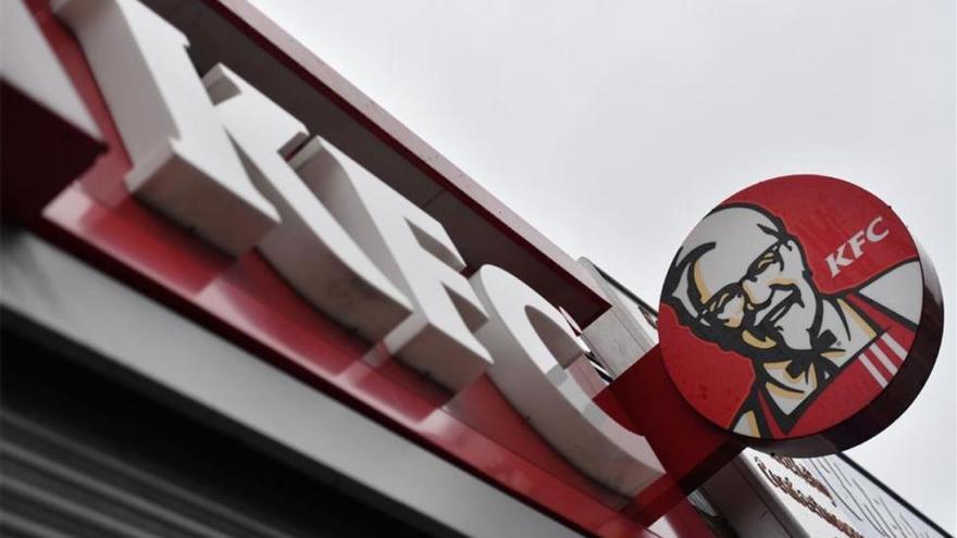 KFC cierra centenares de restaurantes en el Reino Unido e Irlanda por falta de pollo