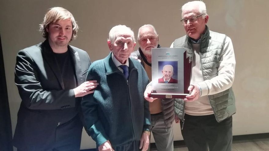 Fallece a los 102 años el Tordín de Frieres, leyenda de la música asturiana