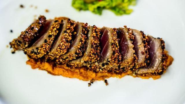 La cuina del Sikim fusiona cuina mediterrània i oriental amb una gran varietat de plats per a compartir | EMPORDÀ