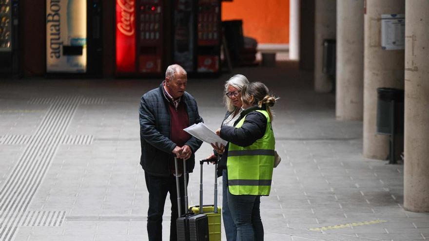 El nuevo servicio de bus arranca en Ibiza entre retrasos, saturación y confusión