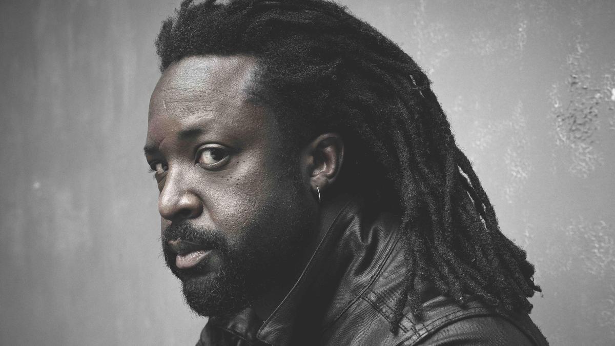 El famoso escritor, ahora también guionista y productor, Marlon James