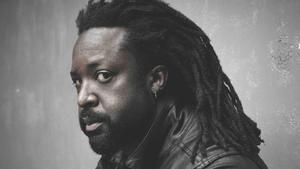 El famoso escritor, ahora también guionista y productor, Marlon James