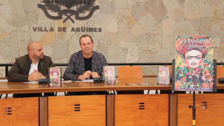 Óscar Hernández -derecha- y Tanausú Placeres, edil de Festejos, ayer.