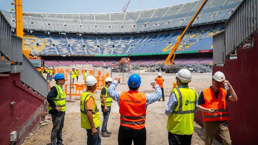 Vídeo | Laporta visita les obres de remodelació del Camp Nou