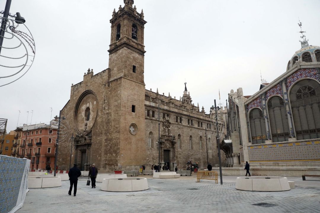 Inauguración de la Plaza de Brujas renovada tras las obras