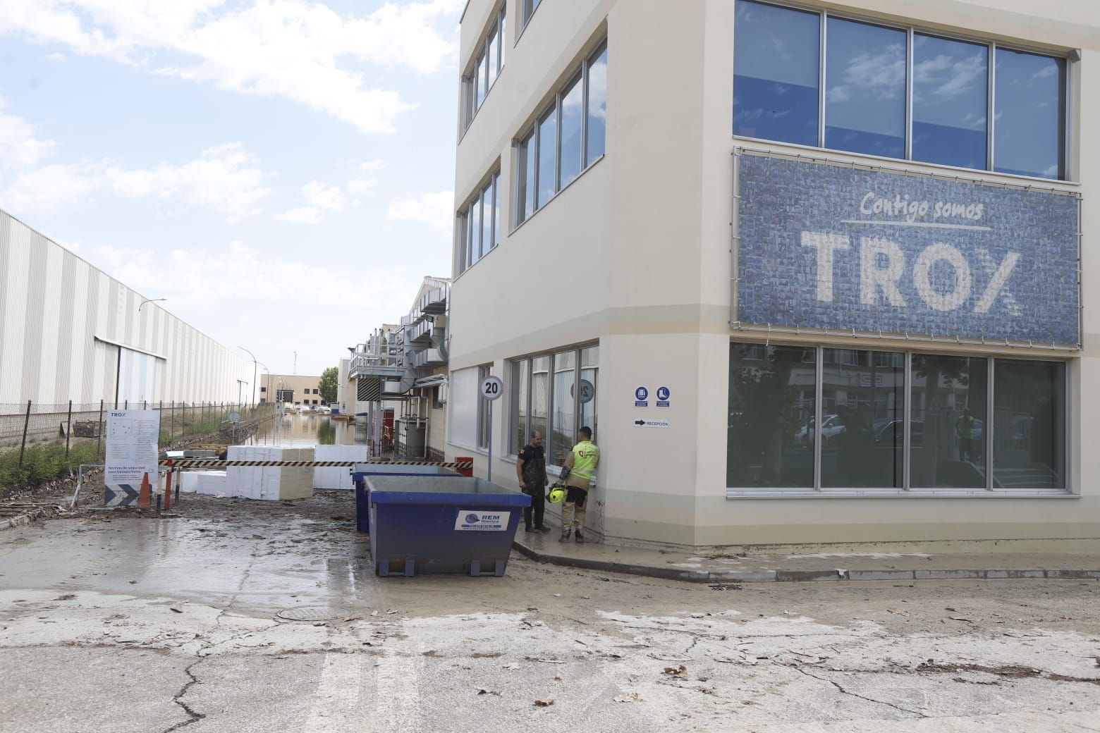 Así han quedado las empresas de la Cartuja Baja y el Tercer Cinturón después de la tormenta