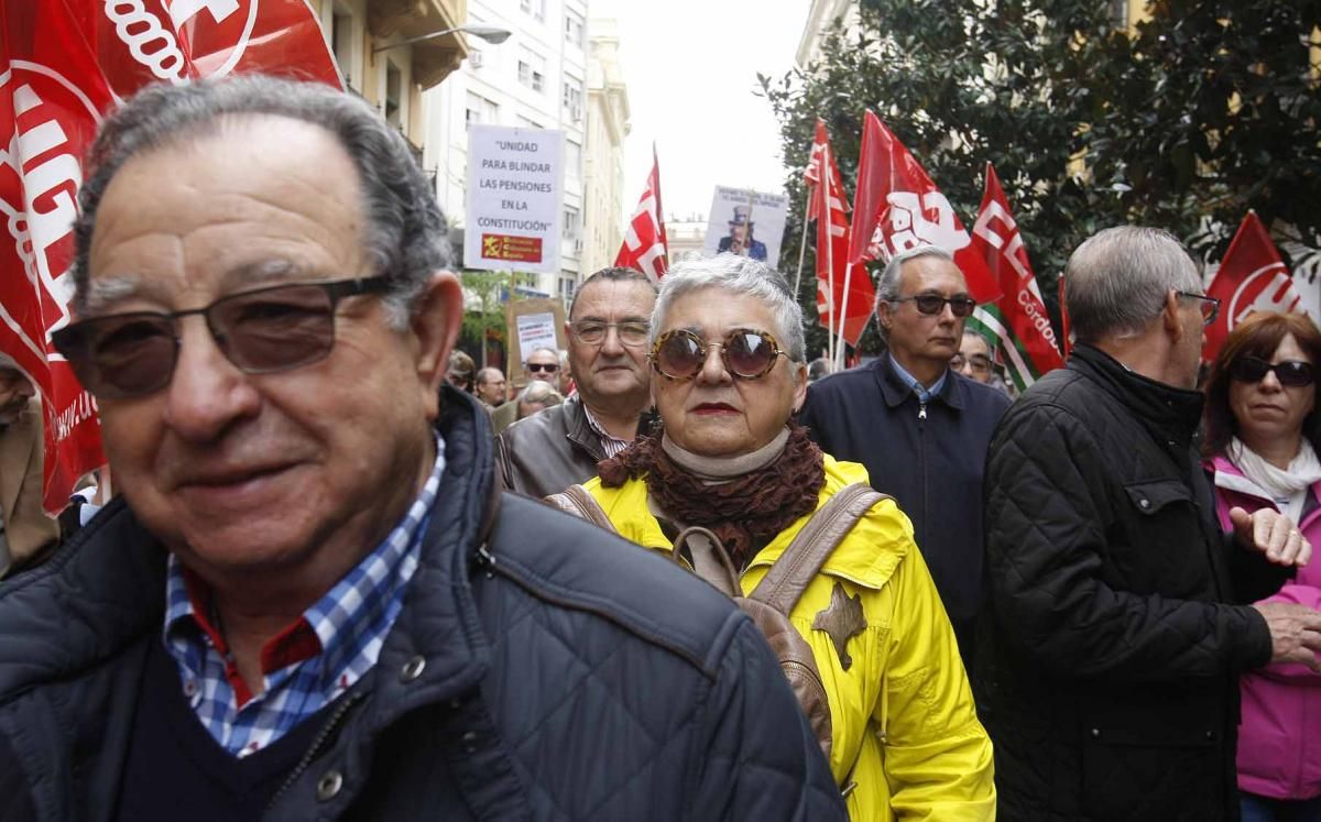 Unas 5.000 personas defienden en la calle la subida de las pensiones públicas