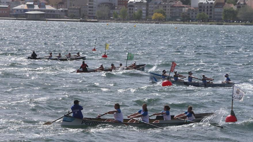 Imagen de una de las eliminatorias en la que se puede apreciar la intensidad del viento. |  // SANTOS ALVAREZ