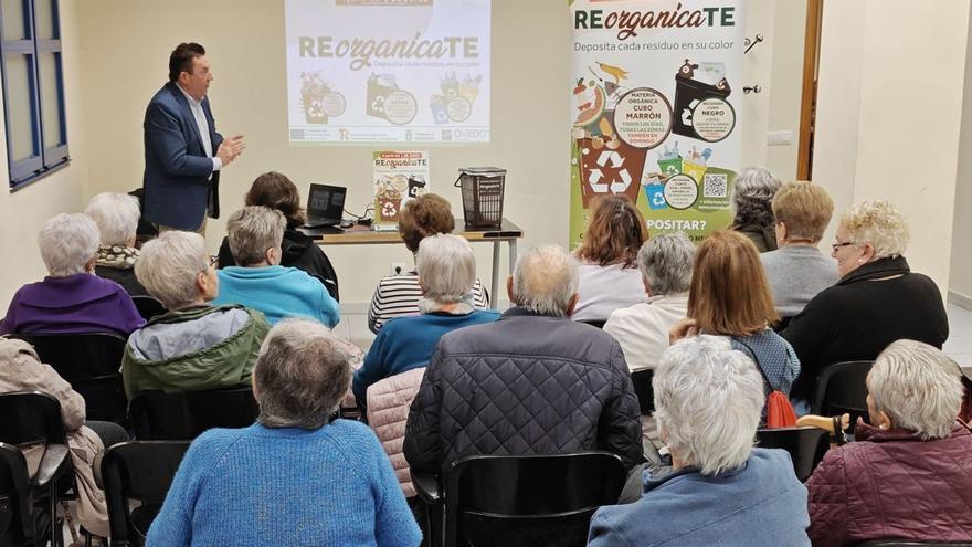 Oviedo incide en la necesidad de realizar de manera correcta el reciclaje de residuos orgánicos