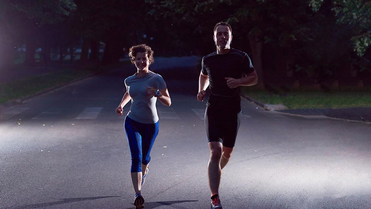 La historia por la que recomiendan entrenar por la noche: puede ser muy perjudicial para ti